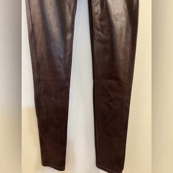 21. Spanx Ready to Wow Faux Leather Leggings High Rise Wine Medium - Picture 12 of 16